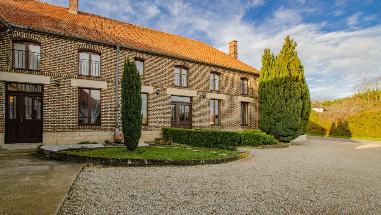 La Chambre D'Amis La Costignieres Montgueux Екстер'єр фото