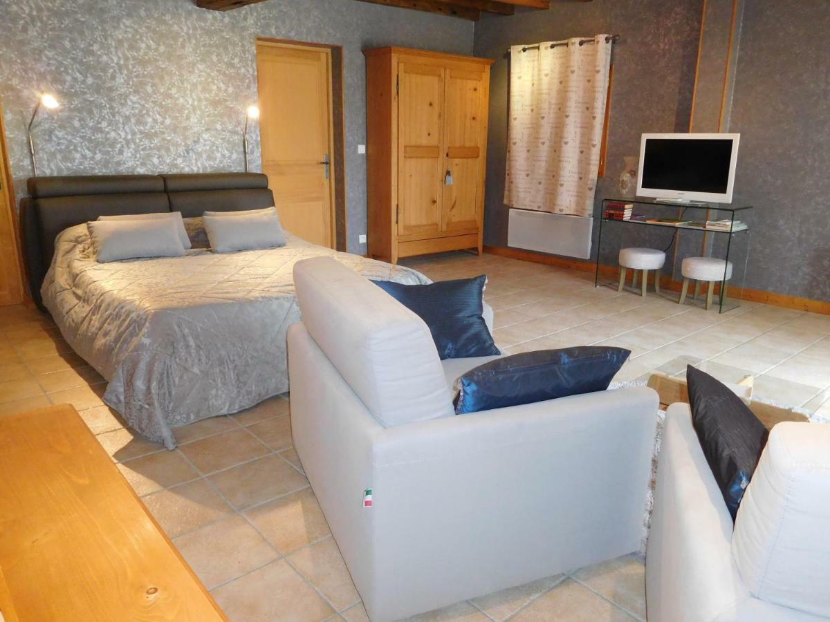 La Chambre D'Amis La Costignieres Montgueux Екстер'єр фото