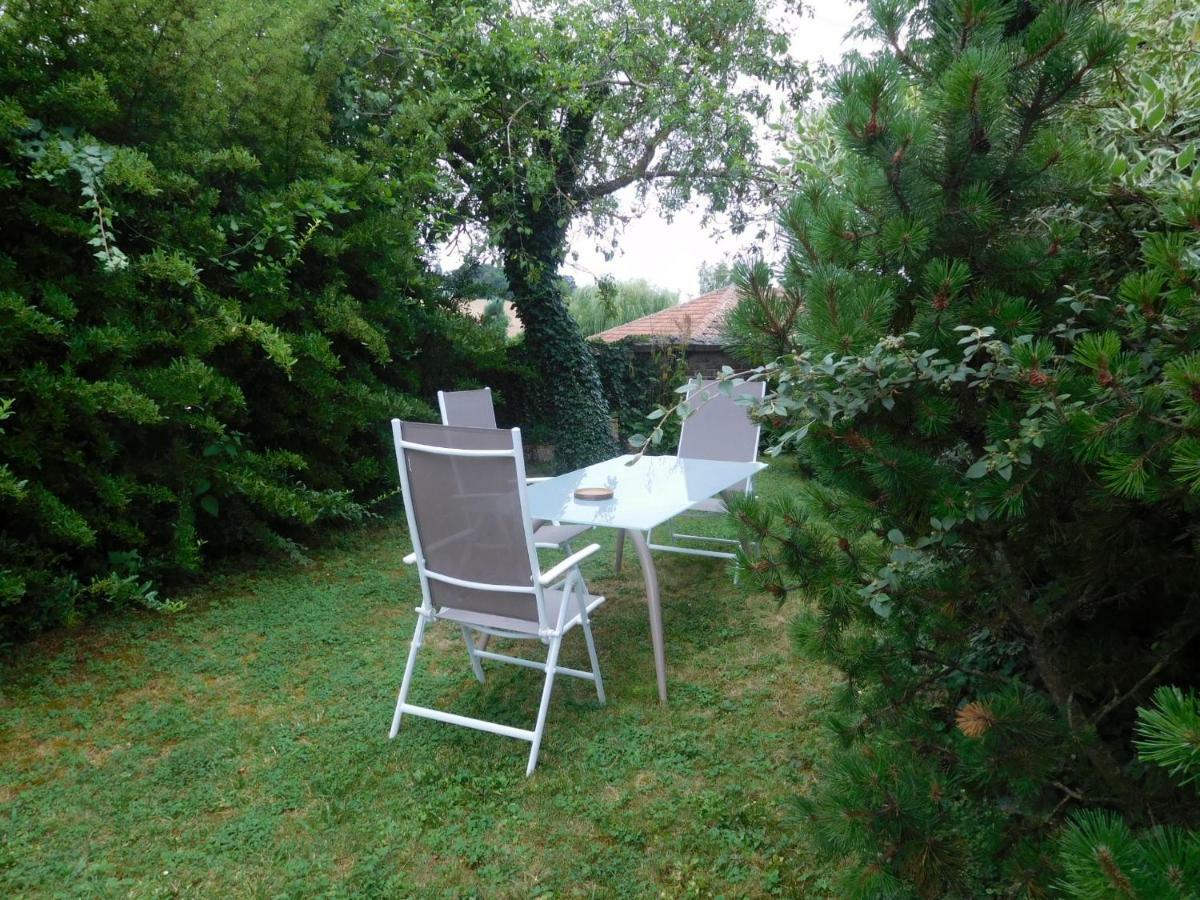La Chambre D'Amis La Costignieres Montgueux Екстер'єр фото